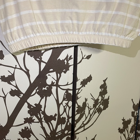 Calvin Klein Jeans Cropped Formal Top with Padded Shoulders NWT $18 PRICE DROP‼️ - Picture 5 of 12